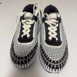 Chloé Nama Sneakers - Balck and white, size 35/4.5 NWOT